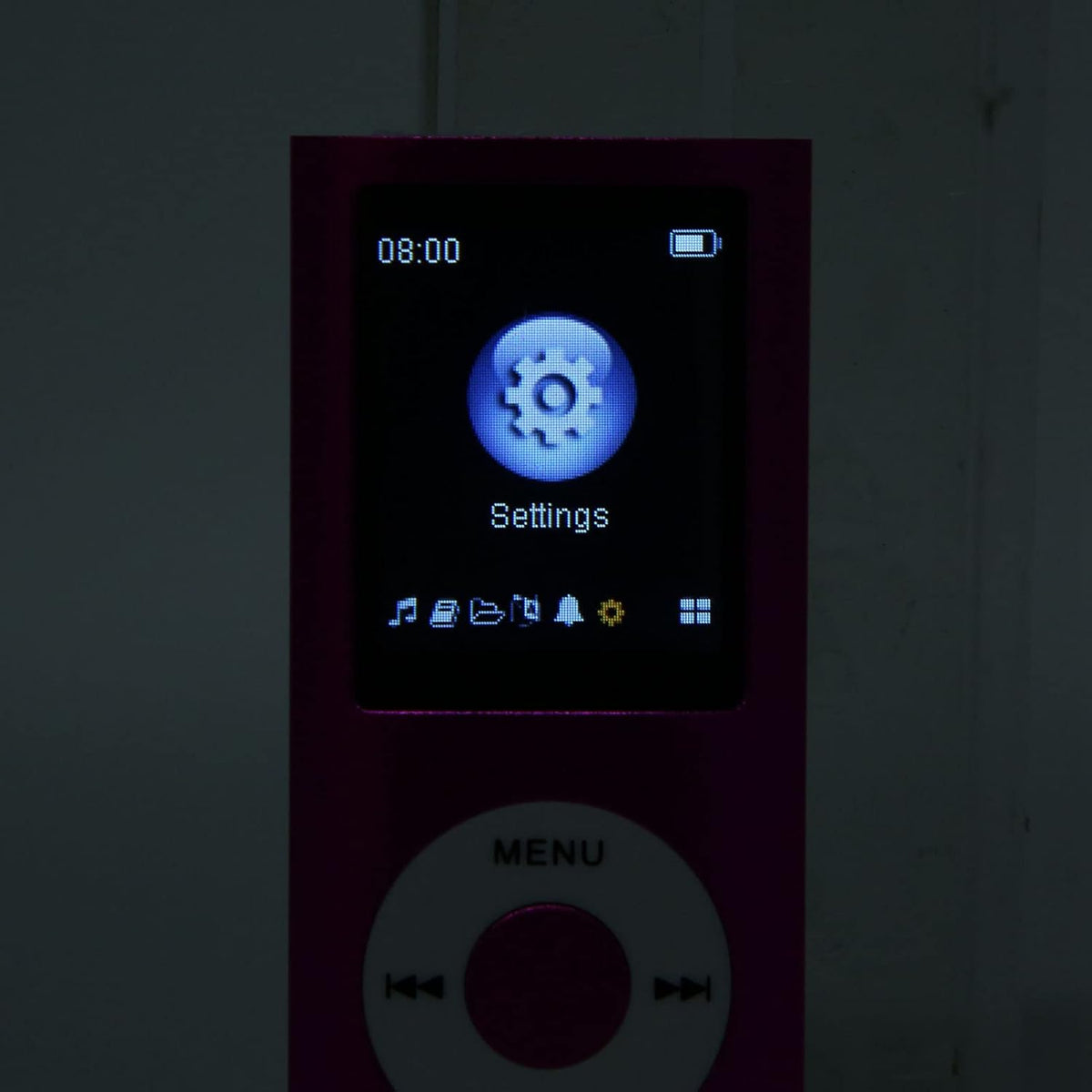 Luqeeg MP3 1.8 Player, Digital Music Player, Lossless Music Player with Slim Classic Digital LCD Screen, Mini USB Port
