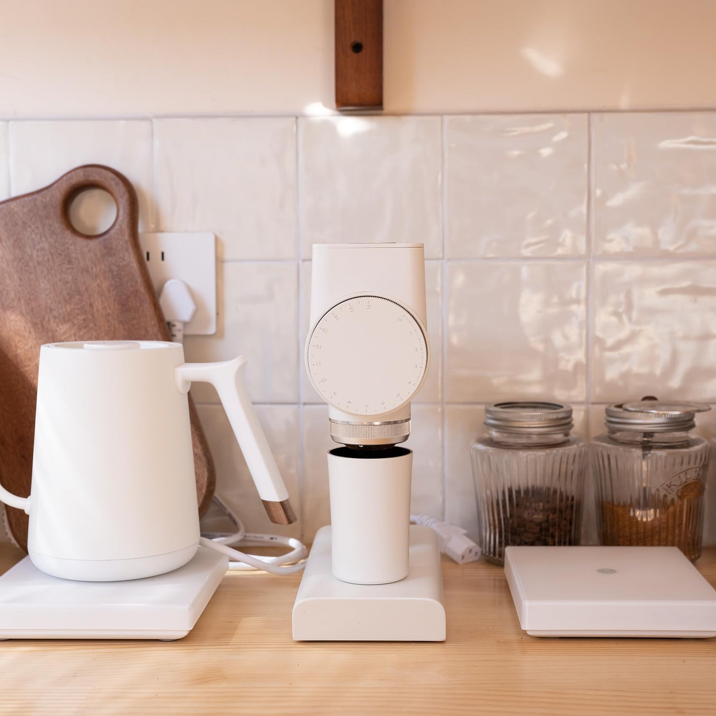 TIMEMORE Sculptor 064S Flat Burr Coffee Bean Grinder, Electric Espresso Grinder with Stepless Coarseness Adjustment, Suitable for Pour over, French Press, Cold Brew - White