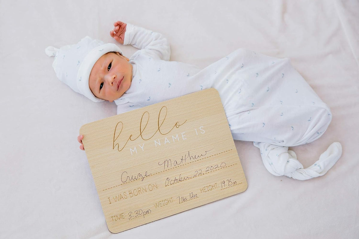 8.25" 11", Pearhead Baby Welcome Sign, Gender-Neutral Hello Baby Arrival Photo Prop, Hospital Birth Announcement